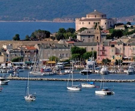 Appartement Plein Centre Saint Florent Face Au Port מראה חיצוני תמונה